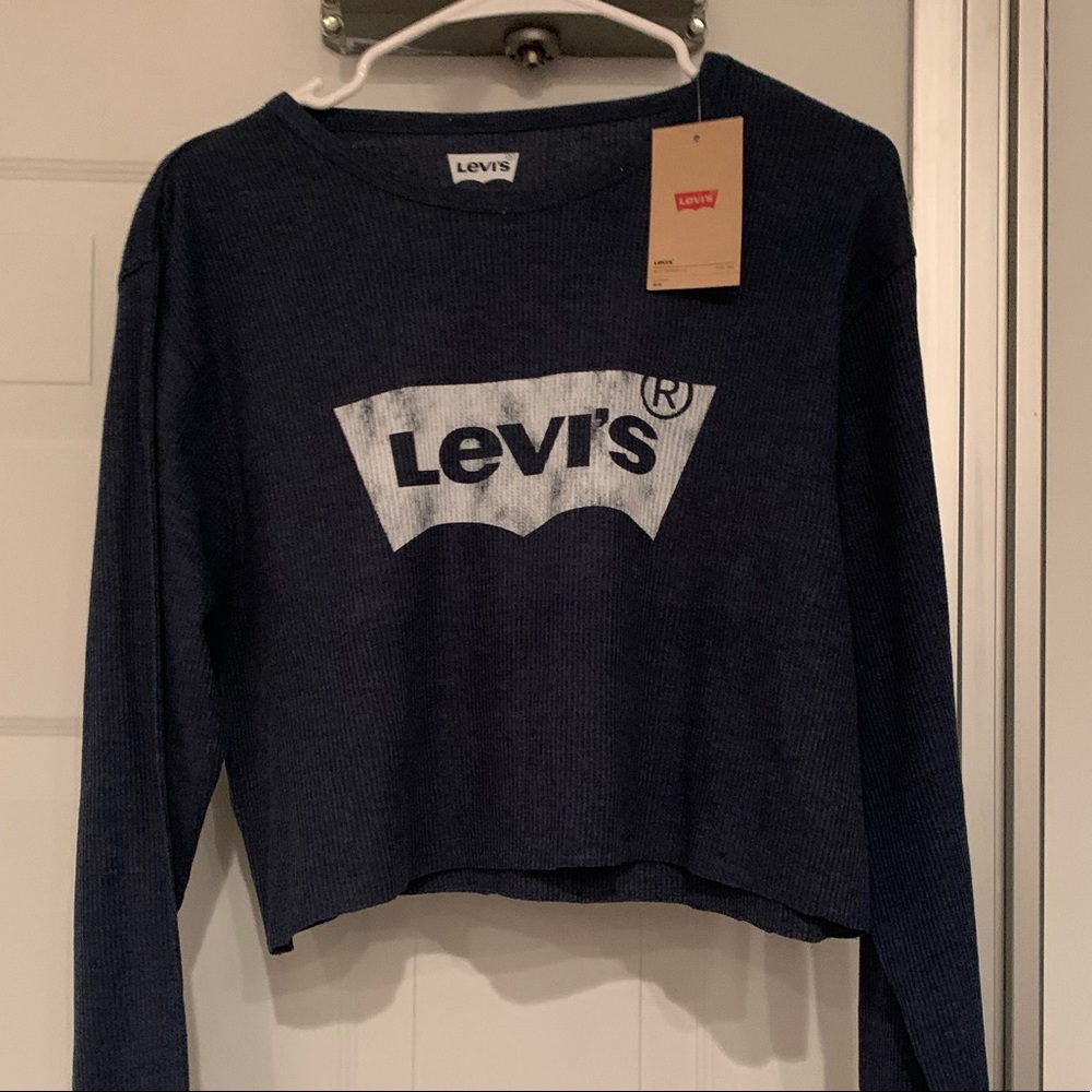 Levis cropped long sleeve
